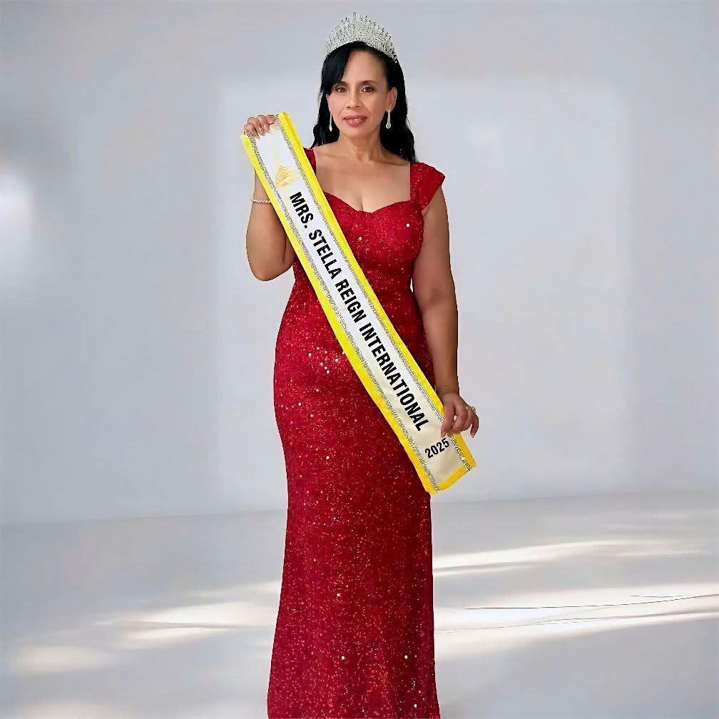 Evelyn Almodovar, Mrs. Stella Reign International 2025, in her crown and sash